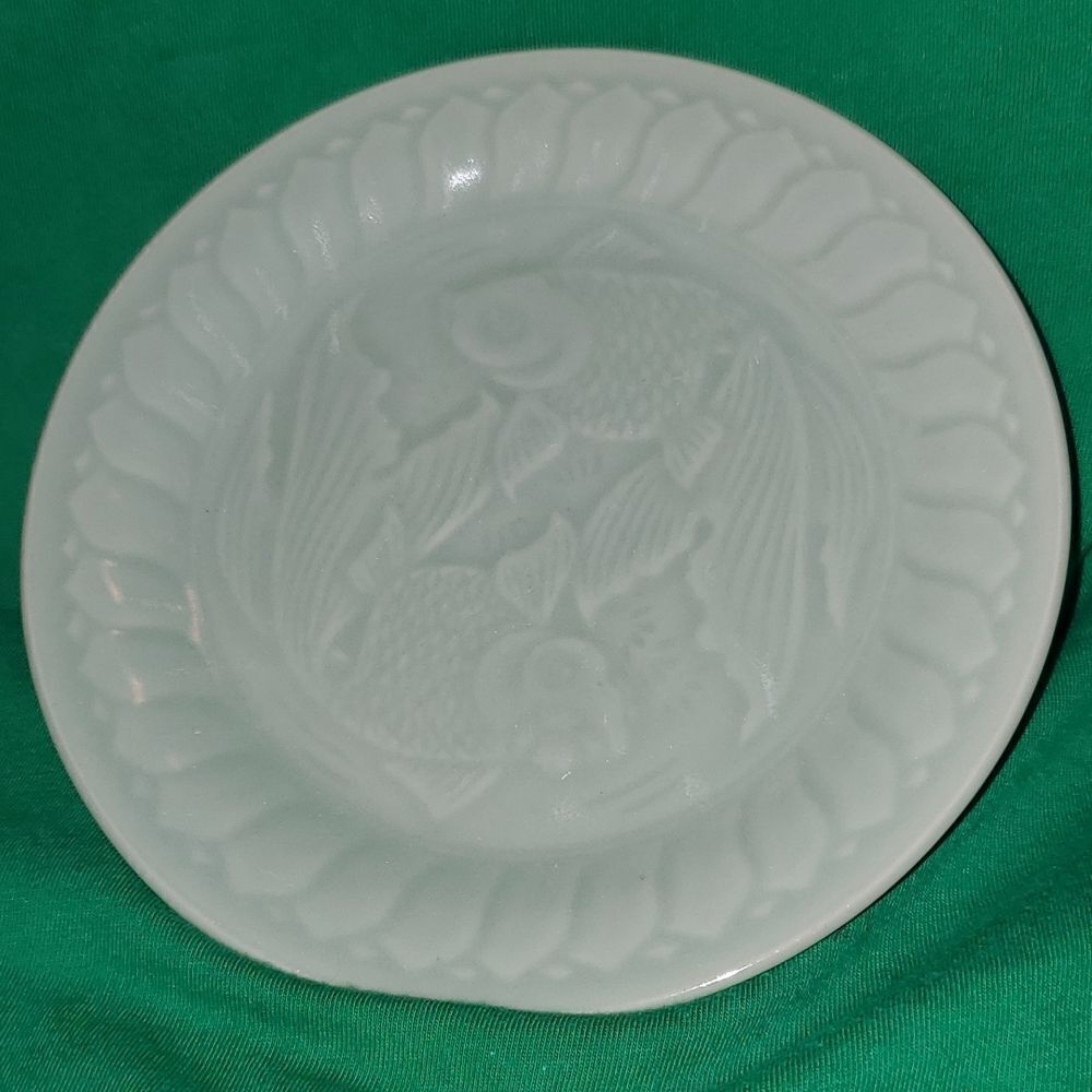 Vintage Longquan Celadon Koi Carp Fish Dessert Plate 6.75"